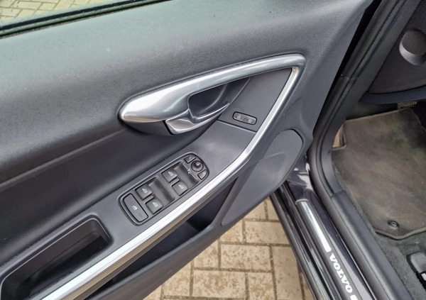 Volvo V60 cena 44900 przebieg: 207000, rok produkcji 2015 z Zduny małe 781